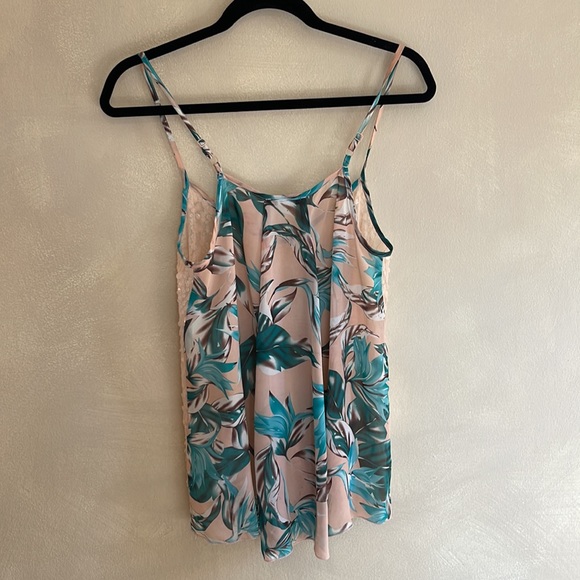 Sheer Sequin Flowy Top Size M - Picture 3 of 3